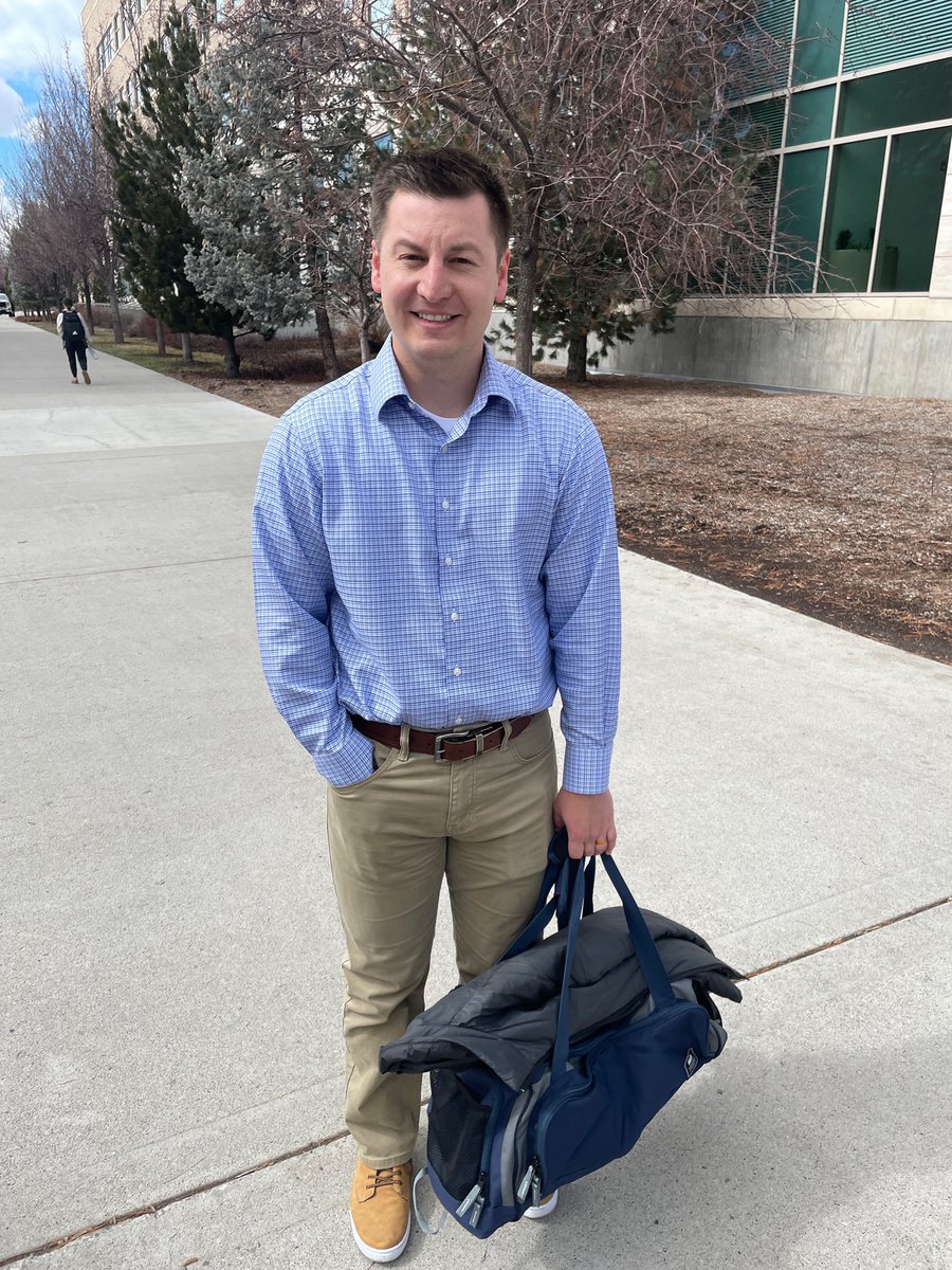 howes_anne's tweet photo. Stehly Barr, student advisor in multicultural services, said that social media can help people keep up to date on the news and stay current in what is happening, including on the issues in Ukraine. #COMMS321 https://t.co/2djLJ4vYqU