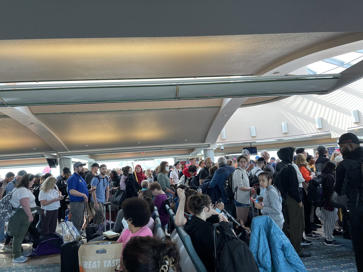 maddieschmidt15's tweet photo. Hey, @Delta. How do you explain this? 6+ (?) hour flight delay… 🫣😭 https://t.co/qDKhFdzEIa