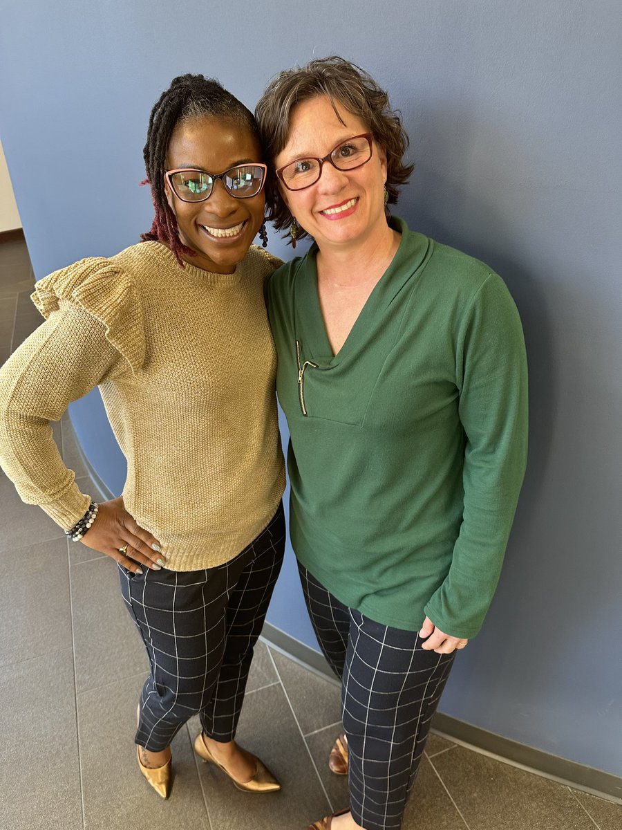 ystewart1's tweet photo. Twinzies‼️ Great minds thinking alike (at work), I honestly appreciate when this happens lol #worklife #targetforthewin #style #HCSLeads https://t.co/k9HU4NsGRl