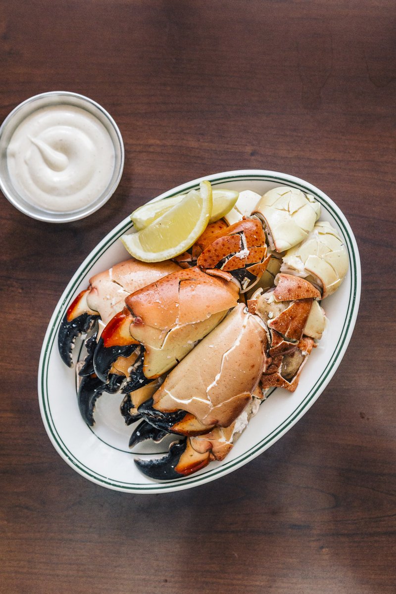 We crack ‘em, you eat ‘em #joesseafood