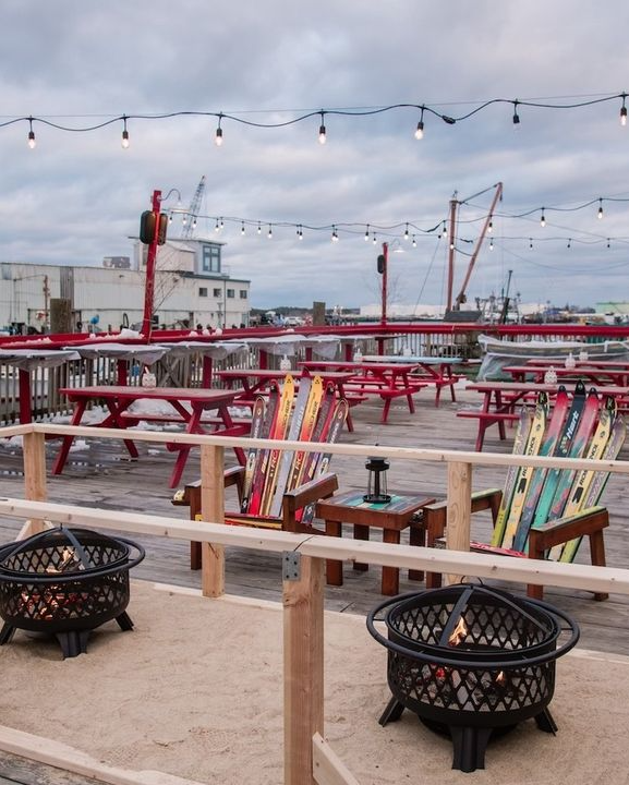 PortlandOldport's tweet photo. The lodge is open! @theporthole is excited to debut The Porthole Lodge. 🔥

Join them for warmth on the wharf with ski lodge themes, fire pits, and specials. The epic aprés winter celebration only gets better with live music throughout the month of March. 🤘

📸: The Porthole https://t.co/CJD8IlN65i
