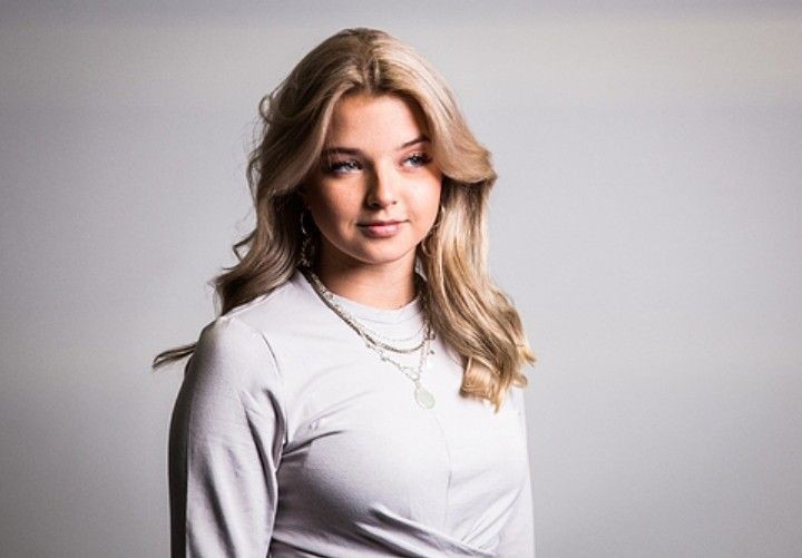 StreamBlueGold's tweet image. Nova metaaaa 25  comentário com a tag MEET US JOALIN 
Lets do it