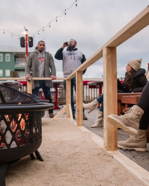 PortlandOldport's tweet photo. The lodge is open! @theporthole is excited to debut The Porthole Lodge. 🔥

Join them for warmth on the wharf with ski lodge themes, fire pits, and specials. The epic aprés winter celebration only gets better with live music throughout the month of March. 🤘

📸: The Porthole https://t.co/CJD8IlN65i