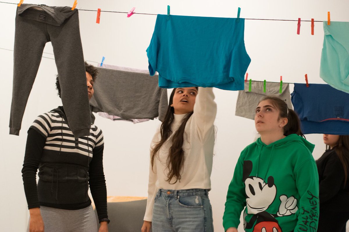 miradasinfan03's tweet photo. #apprehendere Ya queda poco!!! El jueves 23 de marzo inauguramos un año más la exposición e instalación de juego en el @DomusArtium2002 comisariada y diseñada por @JuanviSanchez con las alumnas de 1º de El de @iesfrojas Estáis todas invitadas.
Últimas decisiones y preparativos. https://t.co/zujJnmzh88
