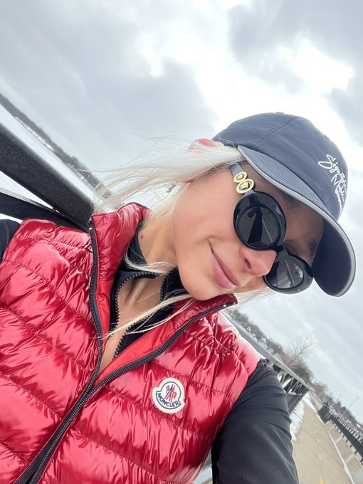 I love the cold air running in the winter is such a good feeling🤍 https://t.co/tK1ptoAWTv