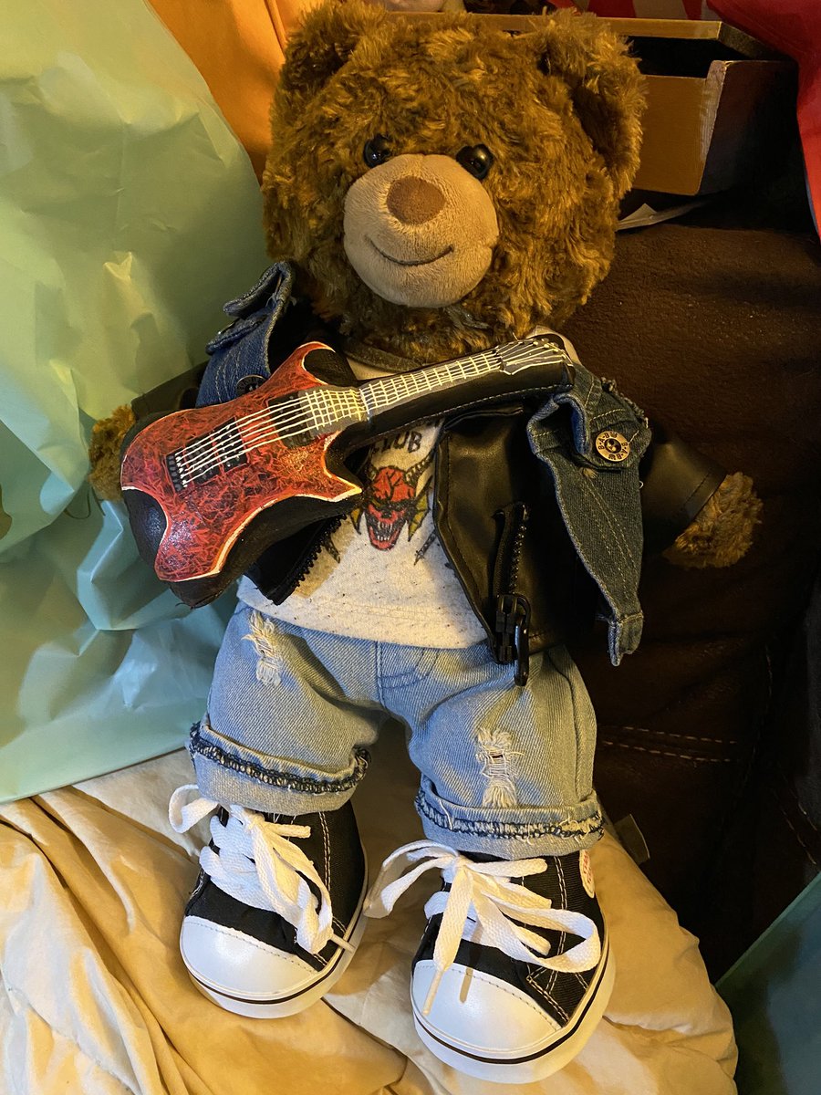 kstarstudios5's tweet photo. Listen @strangerwriters @Stranger_Things I have customized my very own Teddie Munson #StrangerThings https://t.co/OTVeKAjRYX
