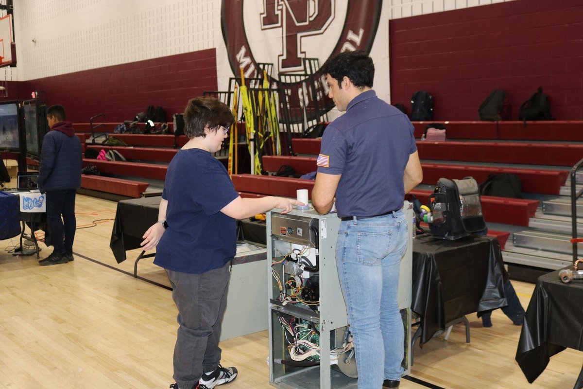This past Friday, we held our 2023 Career Fair. Students were able to speak to professionals  from many different fields. Many of these professionals being former NPMS students. More photos available on our website.