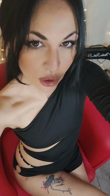 E andiamo in live CAZZOOOOO 🤣🤣💦💦🔞⬇️⬇️⬇️⬇️https://t.co/VDwVsF4wKX https://t.co/yy3F0JmZ8A