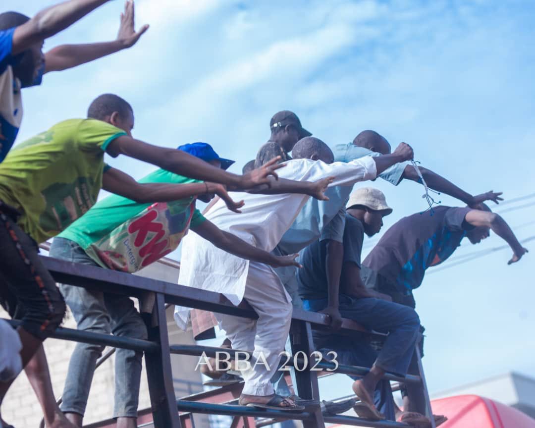 KwankwasoRM's tweet photo. This afternoon, I paid a visit to traders at the Singer Market in Kano, to commiserate with them over the early morning fire outbreak in the market. 

I thank them for their very kind welcome. And I pray that an incident like this will not happen again. - RMK https://t.co/LpKzle2KcL
