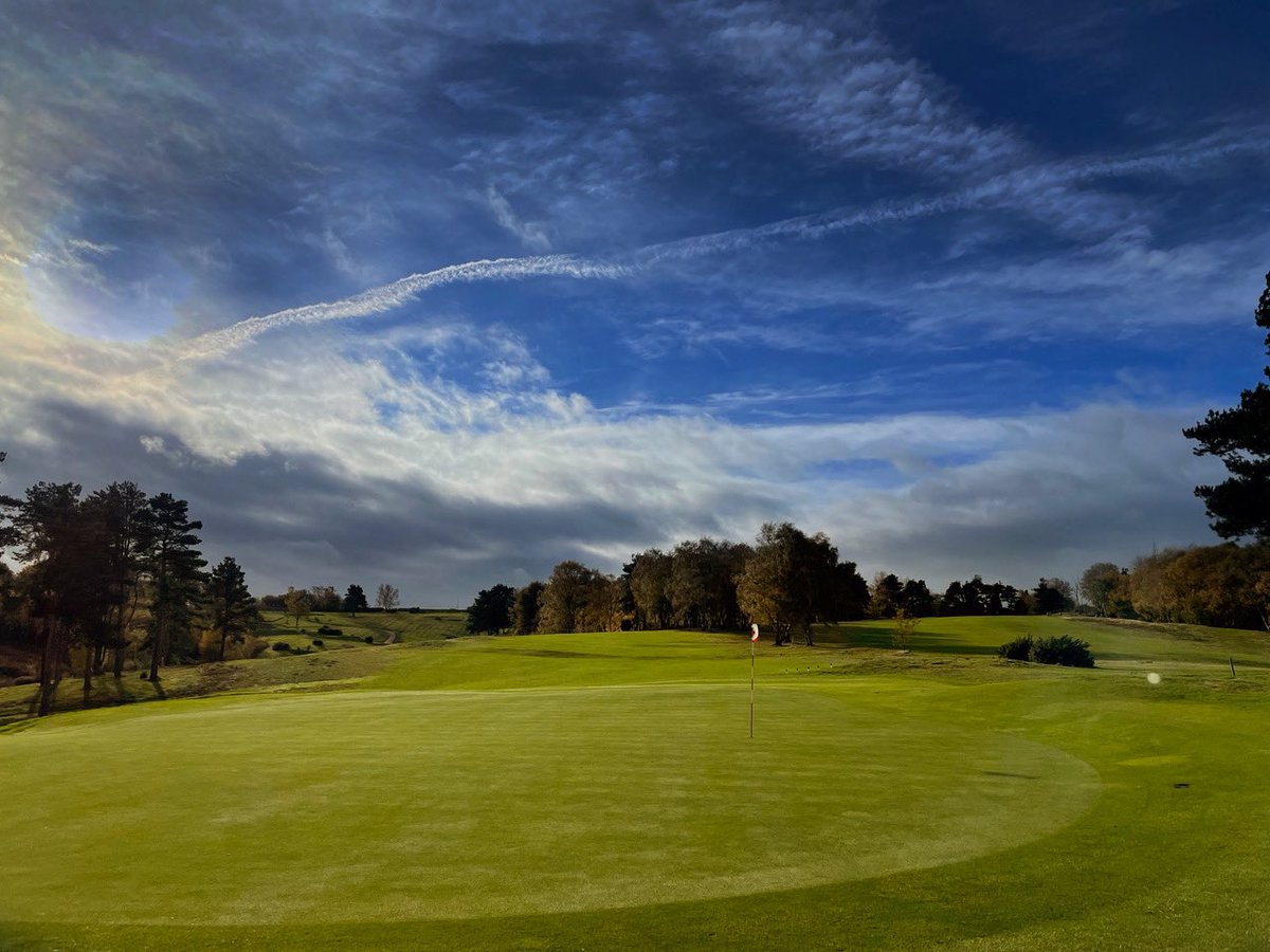 CUMBO_'s tweet photo. GREENKEEPERS! Looking for a new challenge and gain further knowledge on a heathland golf course? We are looking to recruit an assistant greenkeper to our team @CoxmoorGC We have a fantastic team and a ever improving heathland course.
Apply with C.V to greens@coxmoorgolfclub.Co.uk https://t.co/YzlZ1znxtK