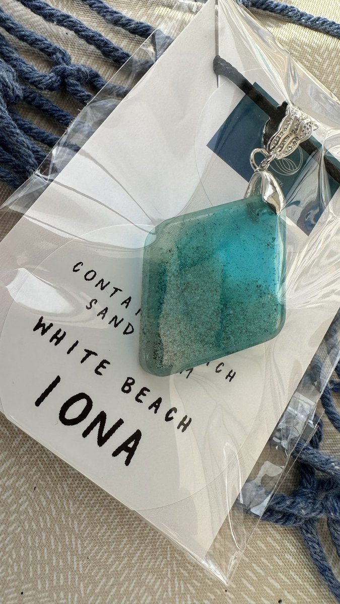ScottishSands's tweet photo. Our #Iona pieces drew much attention at recent markets. Many admitted they knew OF the island, but didn’t know where it was. I use #MapMarker to pinpoint the beaches we’ve visited, so it has become useful to show where it is.
#CraftBizParty #MHHSBD https://t.co/L92d7n2F2B