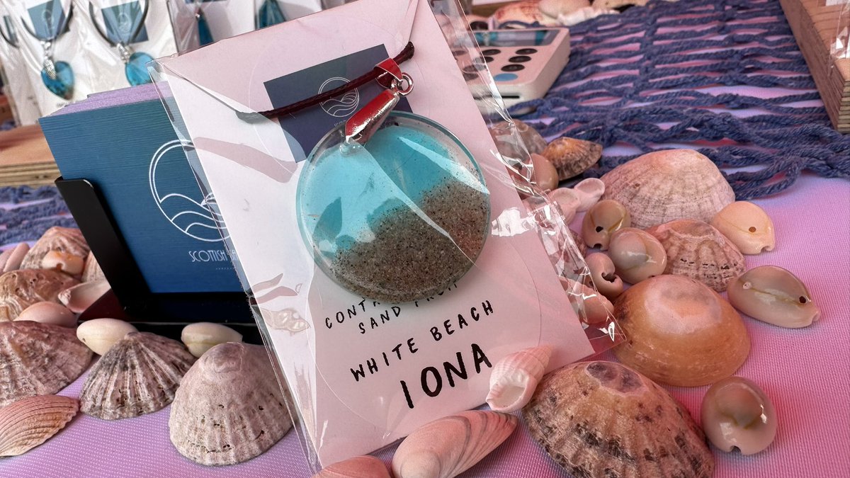 ScottishSands's tweet photo. Our #Iona pieces drew much attention at recent markets. Many admitted they knew OF the island, but didn’t know where it was. I use #MapMarker to pinpoint the beaches we’ve visited, so it has become useful to show where it is.
#CraftBizParty #MHHSBD https://t.co/L92d7n2F2B