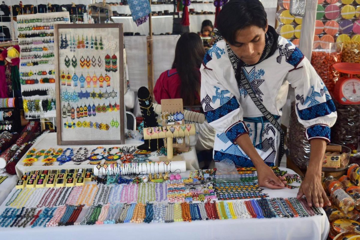 GdlTiempo's tweet photo. #FERIA
Regresa #FestPo Oficial De Pueblos Originarios al centro de #Guadalajara en la #PlazaFundadores.
Hasta el 19 de marzo.
#EntradaGratuita https://t.co/5y6PXjNXCn