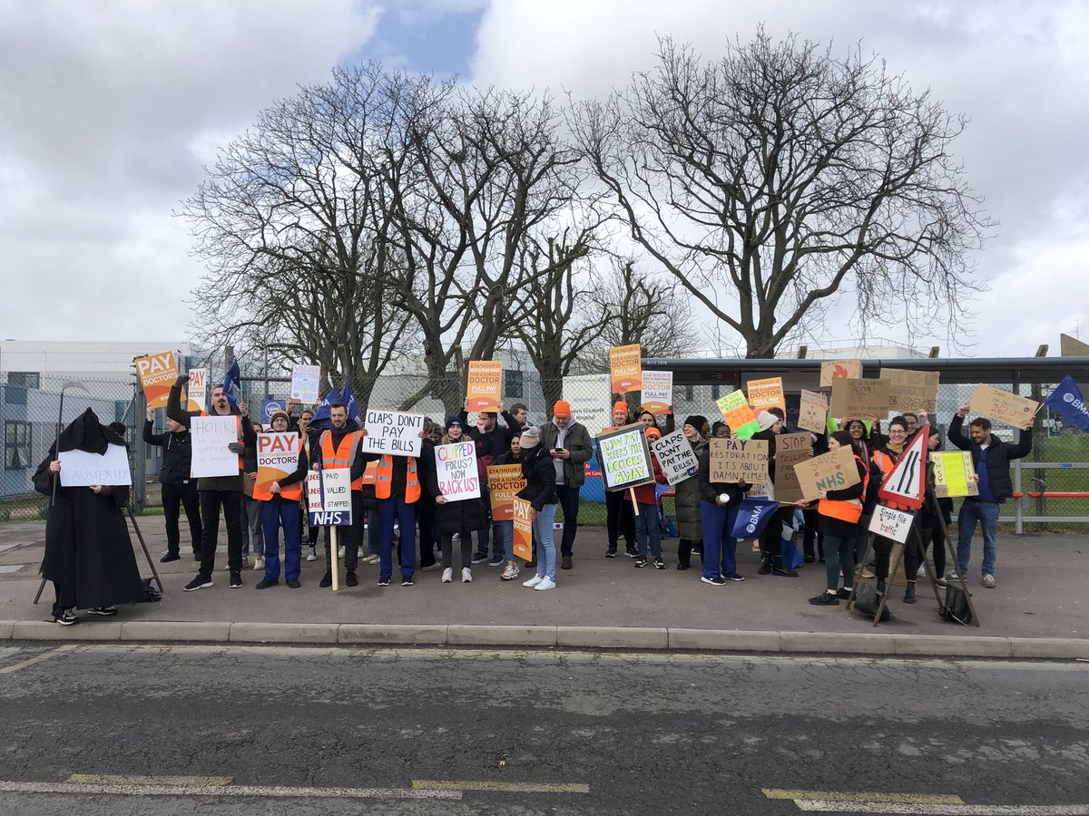 Woolwich_Marx's tweet photo. We were down at the QEII hospital today with the BMA junior doctors on strike! "We are striking today due to concerns about the long-term erosion of our working conditions and pay. Its really encouraging to see the turnout at this morning's picket. Solidarity!" - junior doctor https://t.co/bi6L4gBAKs