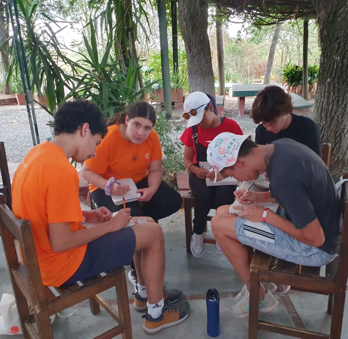 ccientificauy's tweet photo. 8.° Campamento Latinoamericano de Ciencias 

Finalizada la instancia de presentación de los proyectos los campamentistas se reúnen por equipo para autoevaluarse. Posterior a ello, socializan sus reflexiones y se retroalimentan.
@educacion_mec
@ANEP_Uruguay
@usembassyMVD
@mhnllosa https://t.co/JS00XU10fU