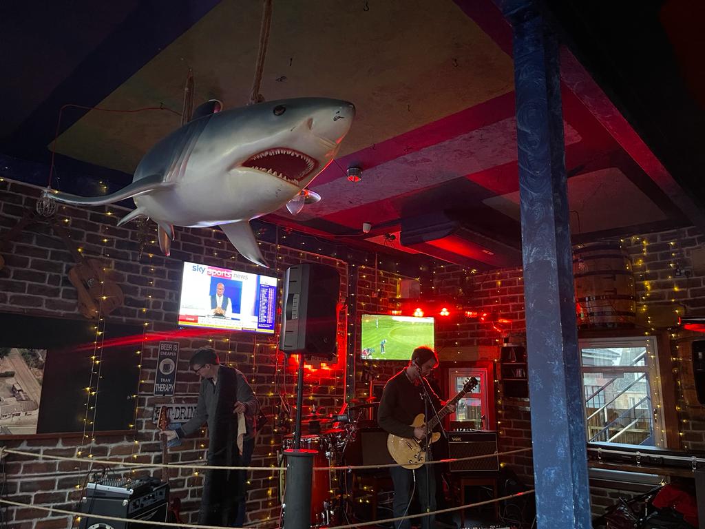 PaperMachineMus's tweet image. Great weekend on the road with the Paper Machine Music band.
Much hilarity, a couple hangovers, a croaky voice, ringing ears and the desire to do it all again in Glasgow in May for the album launch.