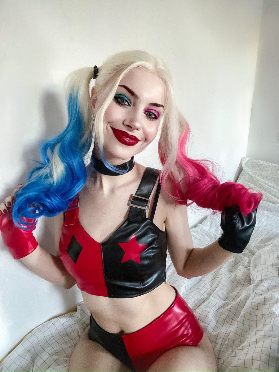 martycipher's tweet photo. here’s 2 more photos of my harley cosplay since i think these are cuter

@dcharleyquinn rate my fit 🤡 https://t.co/PK4b3OKYdn