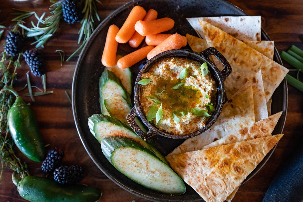 ButcherBottle's tweet photo. Hummus, where healthy meets comfort 😍 ... https://t.co/lYEJAu1M7L