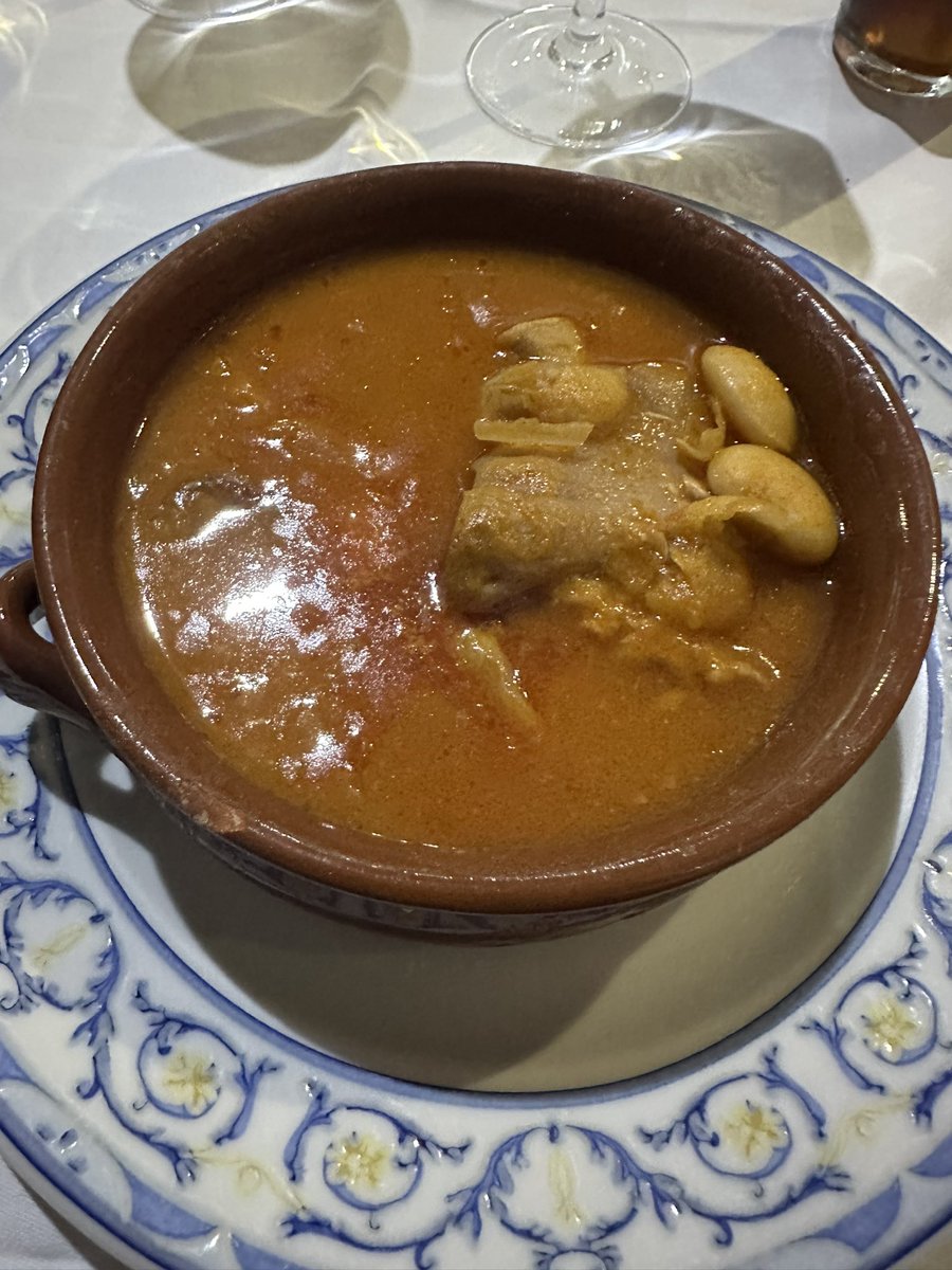 abreunvinito's tweet image. Clásico del #maestrazgo #casaamadaiglesuela Platos de cuchara @pacolonso @CulturaAlmuerzo
@cacauencorfa @esmorzador
@almorssaret_man @Robotin__ @srcarbonell @vinglada @puchovic @dilgogi @vinoWineEs @verema @JavierVinyuelas @jopesilver @JesusdeBarqueta
@tonicarceller @manolomata