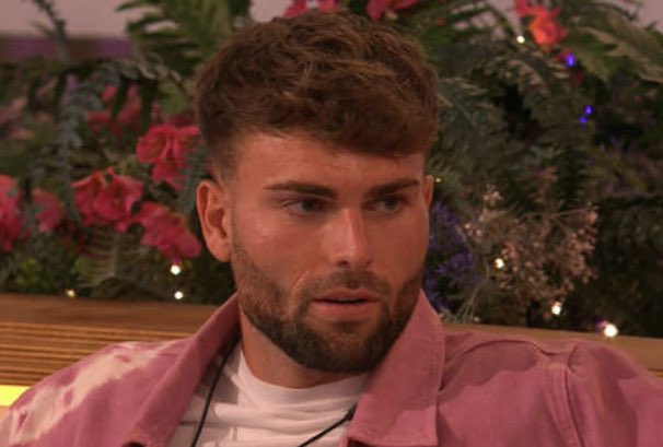 say what you want about this season, but one thing it did was give us VILLAINS #loveisland