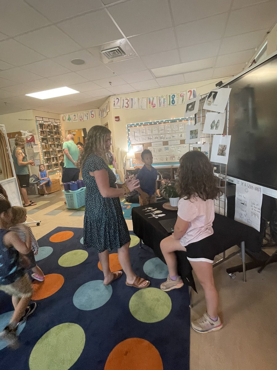 Mrs_Biehl's tweet photo. 1st grade exhibition was a hit! Love seeing the Ss own their learning and share their expertise with others! #pbl #TCS #inquirybasedlearning #exhibitionoflearning https://t.co/GwITkZIOPt