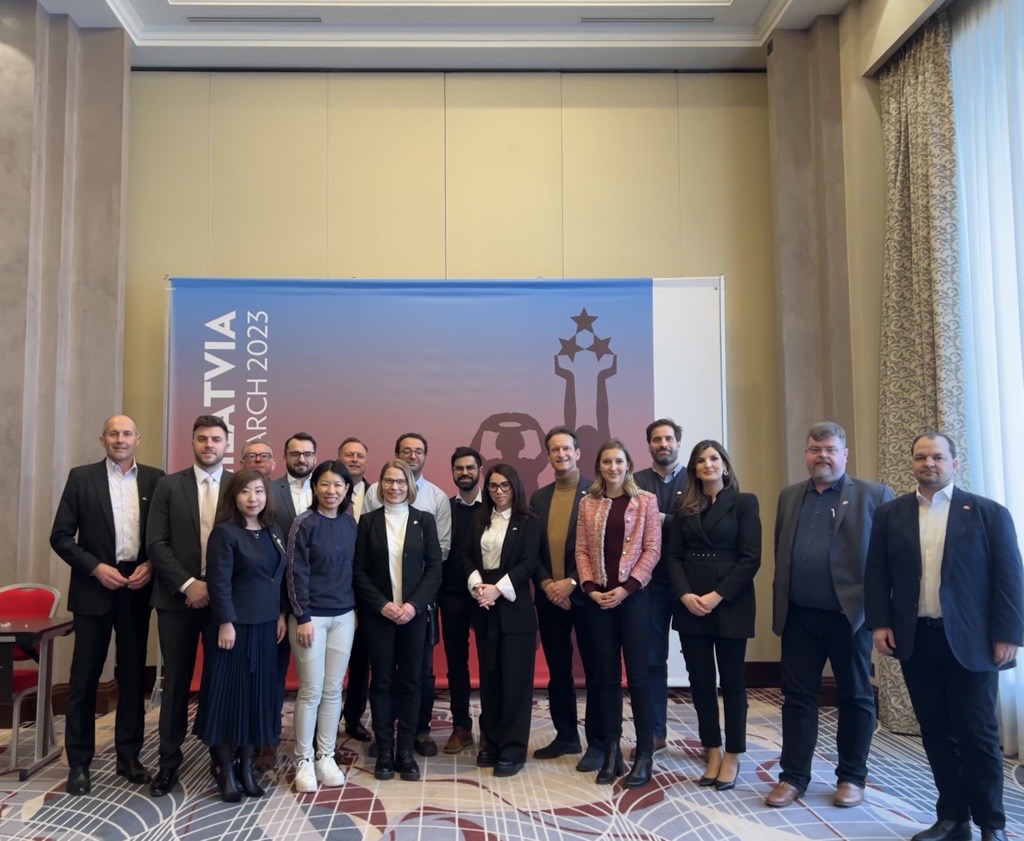 ccluxembourg's tweet photo. 🇱🇺🇱🇻 #LUinLATVIA 
In the context of the State Visit of H.R.H. the Grand Duke of Luxembourg, a business delegation has arrived in Riga today.
The business delegation led by CEO of the 
@ccluxembourg, @CarloThelen, comprises 20 companies. https://t.co/3zhLoxujME