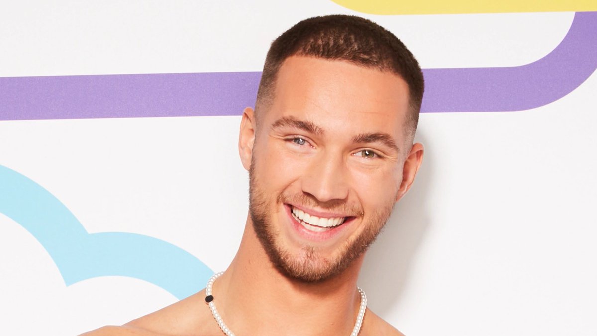 Eliza_beff's tweet photo. Kings of turning public opinion around #loveisland https://t.co/KI1yCPbdrS
