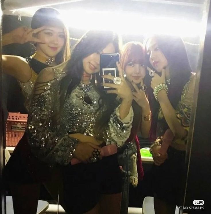 bponrepeat_1's tweet photo. Unseen blackpink OT4 pictures that you might have not seen yet.
-Thread- https://t.co/NnTMLrqTVB