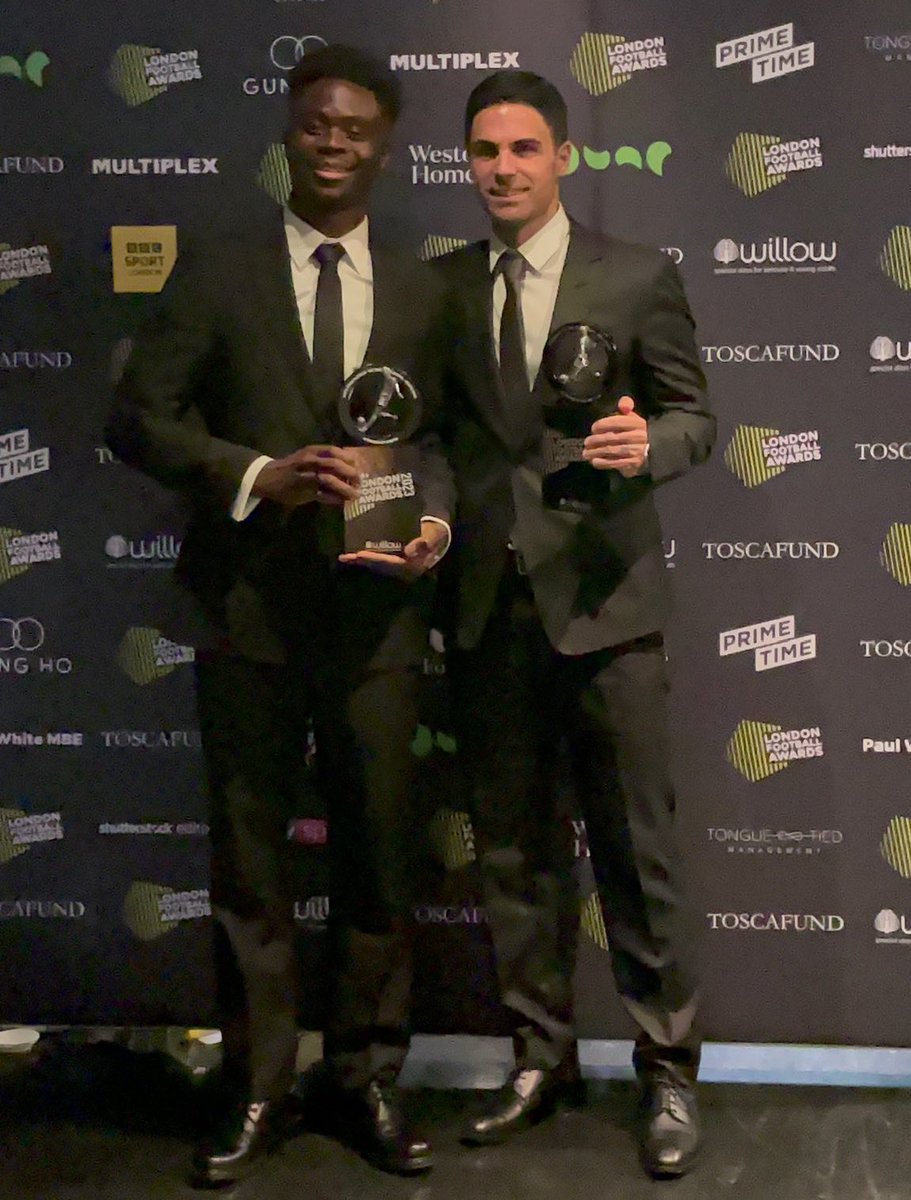 afcstuff's tweet photo. Arsenal at the @TheLFAOfficial tonight:

Bukayo Saka - Young Player of the Year. 🥇
Mikel Arteta - Manager of the Year. 🥇

Congratulations @BukayoSaka87 &amp; @m8arteta! 👏 #afc https://t.co/v7JPlX4kRD