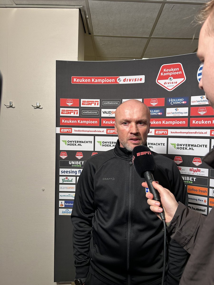 PECZwolle's tweet photo. DS: ,,Vanavond hebben we misschien รฉรฉn kans weggegeven, al was De Graafschap na rust een stuk sterker. Onze supporters gaven ons echter een flinke boost."
#grapec #peczwolle https://t.co/iKdcHZl4xQ