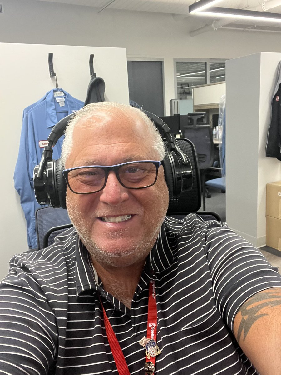 Chris51161's tweet photo. Just finished listening 2 the latest #EXIT209 podcast with the man himself @TheTimMcGraw on @SXMTheHighway with the best in the business besides @buzzbrainard @stormewarren man It was so Damn good, I highly recommend listening 2 it! Thanks Tim, Thanks Storme, makin my Mon. better https://t.co/4DLPRglQR7