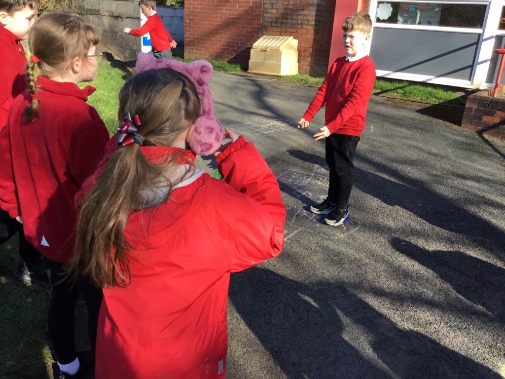 StAnnesKnowsley's tweet photo. Year 4/3 working on their vocabulary for their Geography work on ‘Earthquakes and Volcanoes’ #sacpskgeography https://t.co/NiyONhECSc