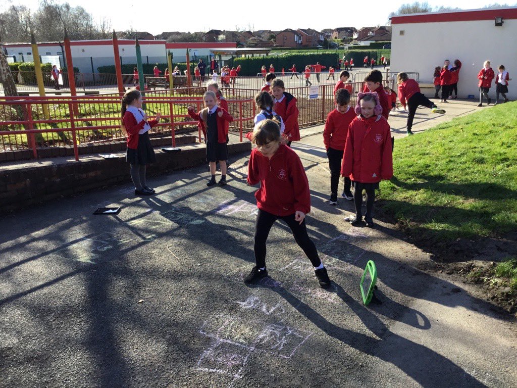 StAnnesKnowsley's tweet photo. Year 4/3 working on their vocabulary for their Geography work on ‘Earthquakes and Volcanoes’ #sacpskgeography https://t.co/NiyONhECSc