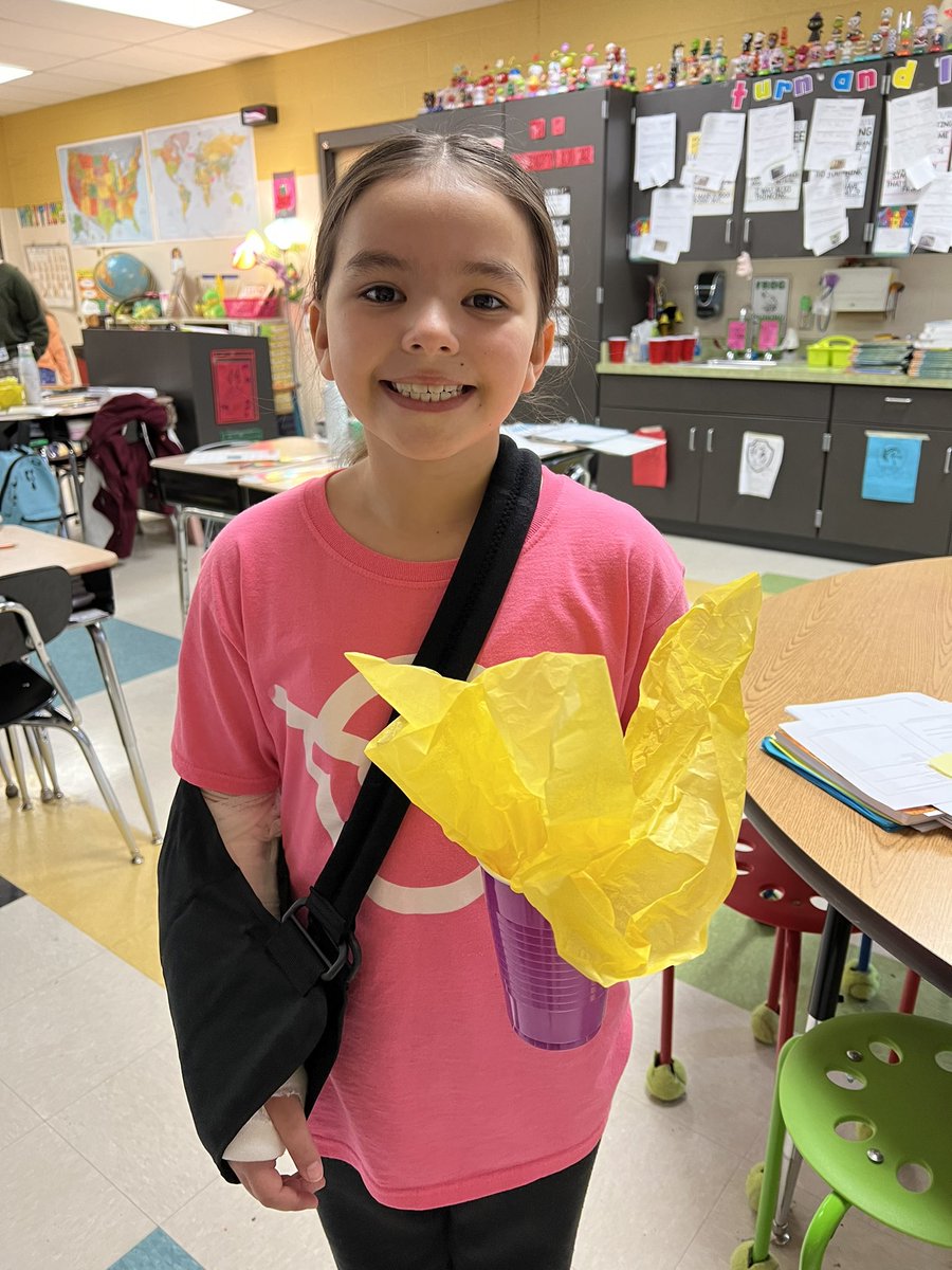 3rdCes's tweet photo. Our class is so proud to recognize this sweet girl as one of the winners of our school’s 3rd-5th grade bookmark contest. Her bookmark will be entered into the state contest. Way to go!! ❤️❤️#alwaysareader #bookmarkmaker @ChristianaES1 https://t.co/N8MJJ0TI6i