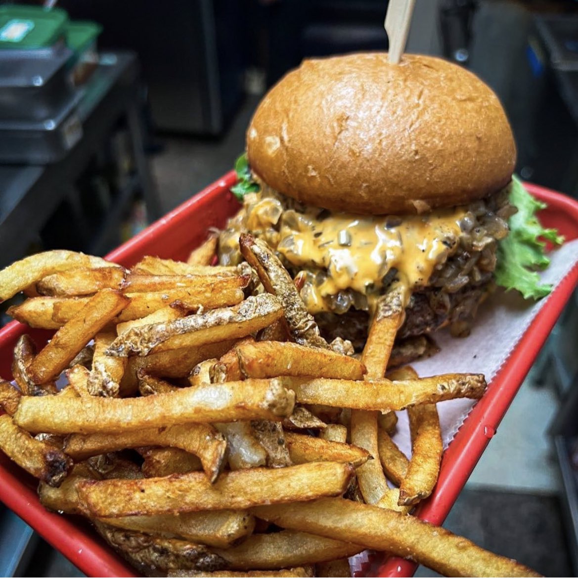 Mahalls20Lanes's tweet photo. Appreciation post for @parkyscle 🔥

🍗KITCHEN: Tue-Sun. 5pm-11pm 
🍳BRUNCH: Sat &amp; Sun. 11am-3pm 
Brunch reservations at link in bio! https://t.co/e8NfWrBjXa
