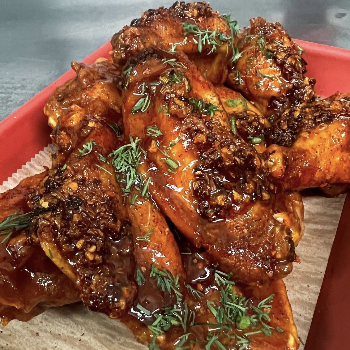 Mahalls20Lanes's tweet photo. Appreciation post for @parkyscle 🔥

🍗KITCHEN: Tue-Sun. 5pm-11pm 
🍳BRUNCH: Sat &amp; Sun. 11am-3pm 
Brunch reservations at link in bio! https://t.co/e8NfWrBjXa