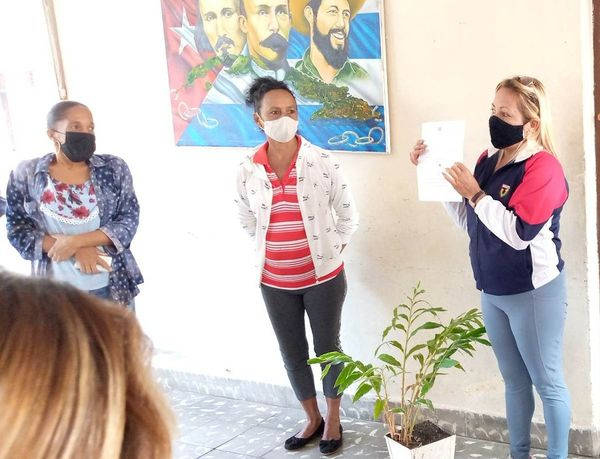 epjdluz's tweet photo. Los docentes de nuestra institución nos preparamos para las Elecciones Nacionales por los candidatos a diputados a la #AsambleaNacional el #26DeMarzo
 #CubaMined #MejorEsPosible #YoVotoXTodos @gracielajohnstonduran @LeticiaCalvoD @elsa_ena @FundichelyRosa @dpestgo @DraMaricelDME https://t.co/6W6nEN9WvC