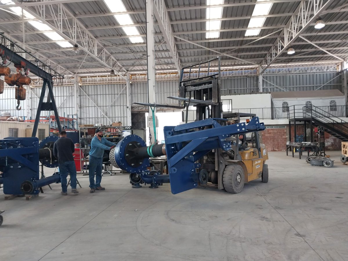 Fluintek's tweet photo. A toda máquina con nuestras bombas de pulpa, proceso y centrífugas, junto a nuestras soluciones flotantes y de repulpeo/control de derrame, con el apoyo del servicio de ingeniería y post venta #minería #industria #mineriaresponsable #industria40 #agua #bombeo @nuevamineria https://t.co/vjX7FpdAnB