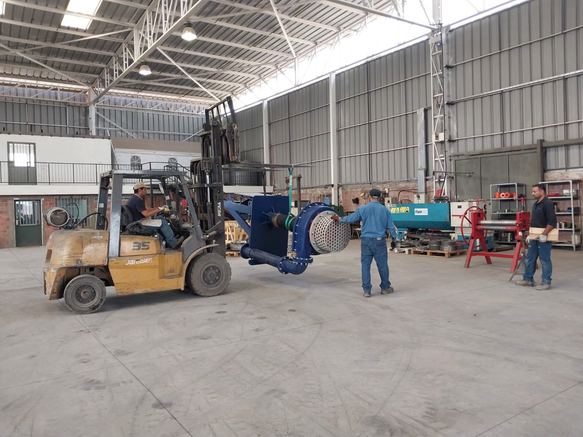 Fluintek's tweet photo. A toda máquina con nuestras bombas de pulpa, proceso y centrífugas, junto a nuestras soluciones flotantes y de repulpeo/control de derrame, con el apoyo del servicio de ingeniería y post venta #minería #industria #mineriaresponsable #industria40 #agua #bombeo @nuevamineria https://t.co/vjX7FpdAnB