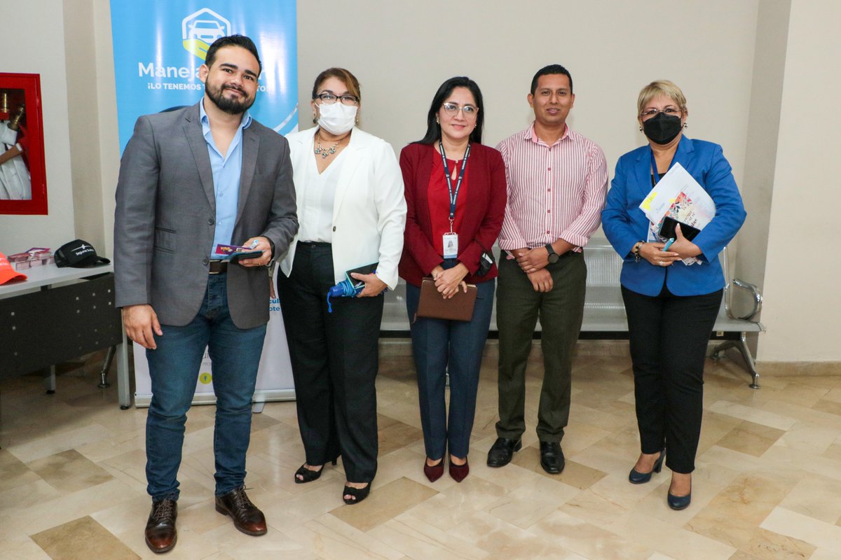 SofiaLovato_ug's tweet photo. Visitamos conjuntamente con @PacoRector, el stand de Latina de Seguros/Seguros Suárez, ubicado en la planta baja del edificio de la administración central, para conocer los beneficios del manejo adecuado de las pólizas de seguro.
#SofíaLovato
#UniversidaddeGuayaquil https://t.co/MD9UN1P0Jv