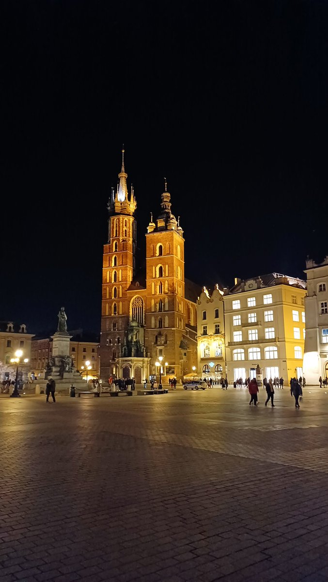 Jul_ka99's tweet photo. Takie poniedziałki to ja lubię! 🤍
#kraków https://t.co/VP2fKHgV3i