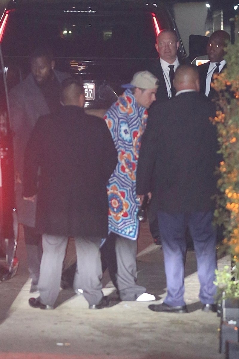 Hailey Baldwin Updates on Twitter: "Hailey and Justin Bieber attend