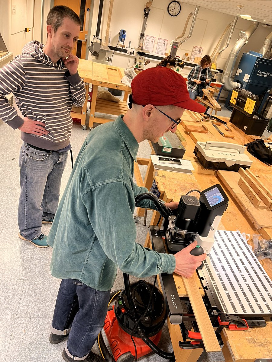 kerry_truman's tweet image. 3yrs ago I had chance to be part of an exchange with technical colleagues from @OCAD in Toronto.. today we welcomed one of their team to our @NTUadbe #modelmaking workshop for the day.. and he stayed for this evenings #MondayMakers session as well.. #TechniciansMakeItHappen 💪💪