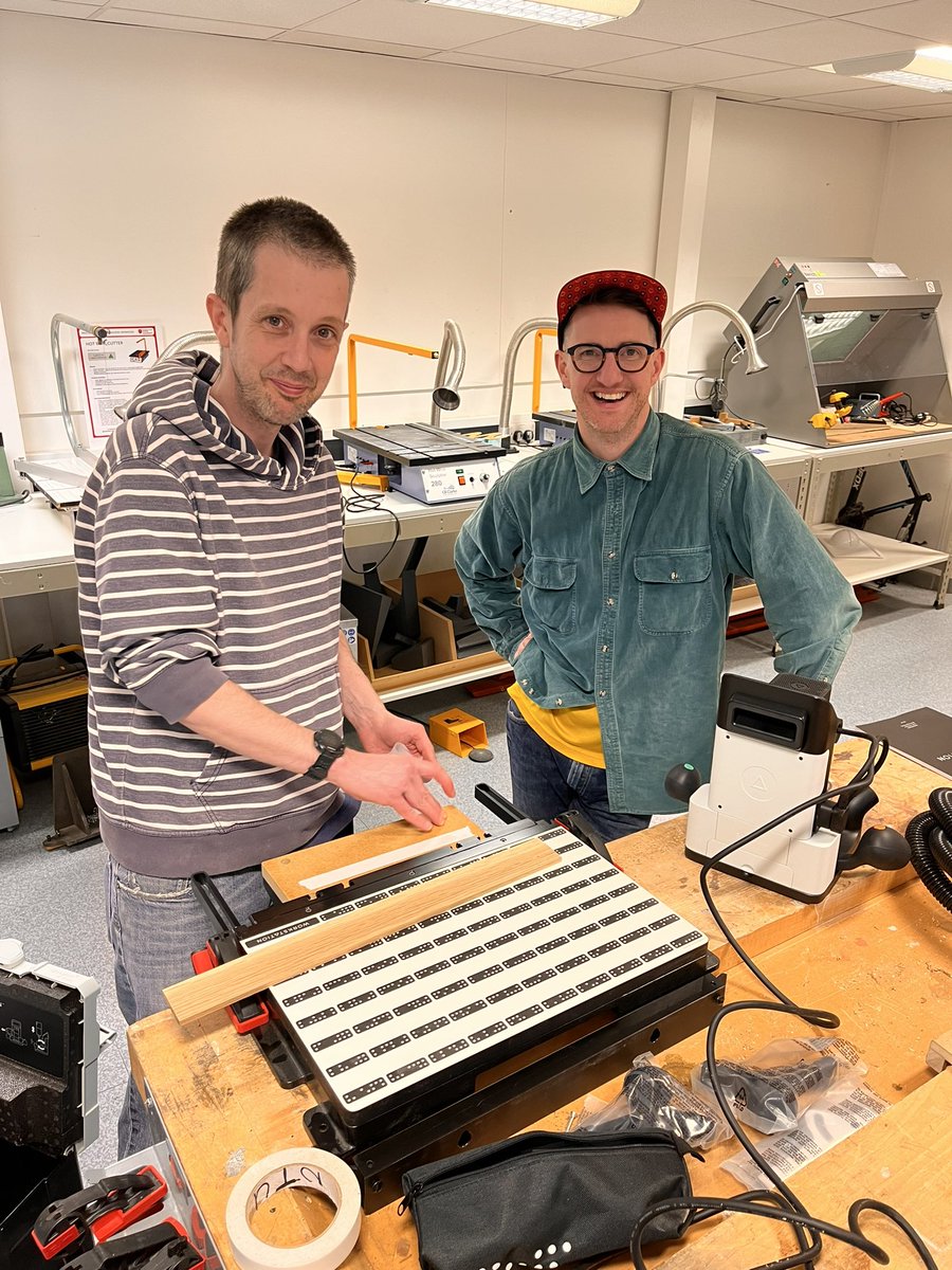 kerry_truman's tweet image. 3yrs ago I had chance to be part of an exchange with technical colleagues from @OCAD in Toronto.. today we welcomed one of their team to our @NTUadbe #modelmaking workshop for the day.. and he stayed for this evenings #MondayMakers session as well.. #TechniciansMakeItHappen 💪💪