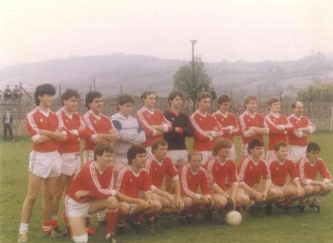 Stevie_Poacher's tweet photo. Pictured is a @MitchelsNewry team from the early 80s that had some of the finest GAA talent Newry ever produced. Also attached is a brief message from @OfficialDownGAA county secretary Sean Og McAteer inviting Gaels to a meeting tomorrow night at 7.30pm in @CanalCourtHotel Newry. https://t.co/iqPYtikGBq