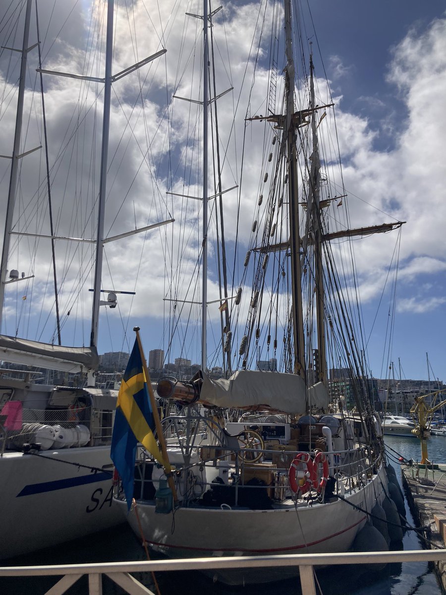 PeterJeppsson's tweet photo. Sjöstridsskolan och HMS Falken genomför nu utbildning av marinens blivande specialistofficerare och våra blivande kollegor. En förmån och ett privilegium att få vara en del av! #svfm #föpol #säkpol #sjöstridsskolan https://t.co/6Yvqu3GRTI