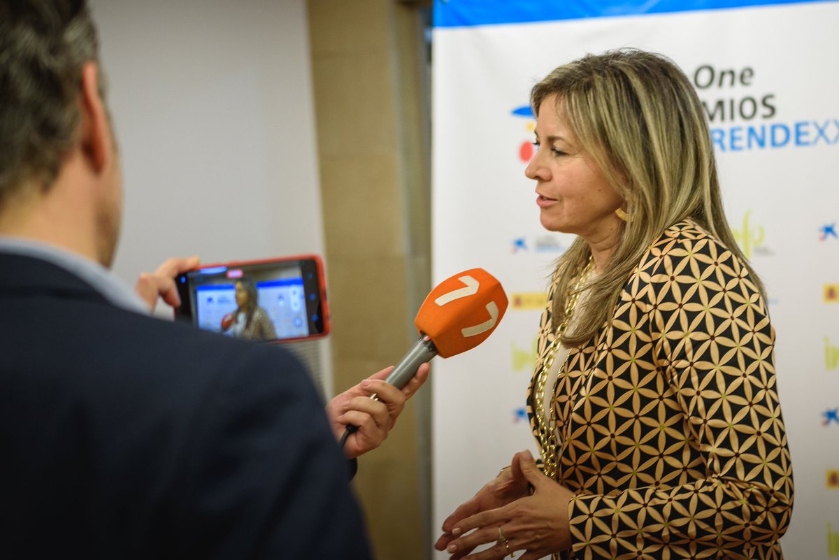 samurabadan's tweet photo. PREMIOS EMPRENDE XXI MURCIA 2023 @caixabank 
Enhorabuena @inbentus por el galardón.

#dayone #scalingup https://t.co/KxWqBm4eNS