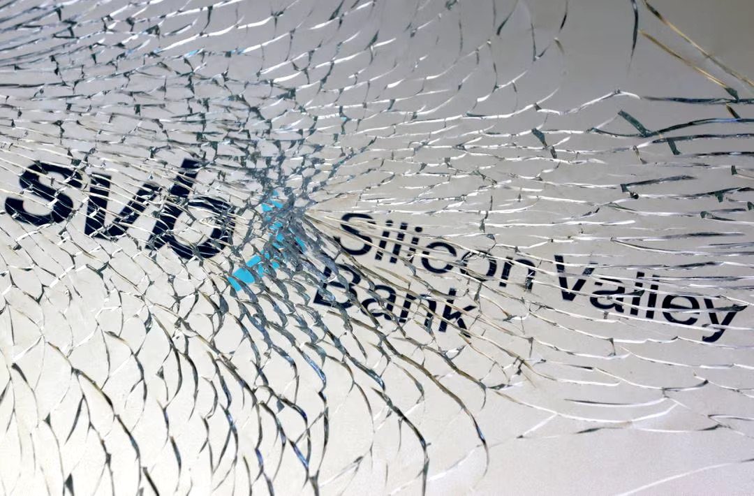Criptoenergy1's tweet photo. ¿Qué ha pasado con Silicon Valley Bank? 

Te lo explicado de forma sencilla para que, si te cuesta entender todo lo ocurrido te ayude 🤝🏻

Dentro 🧵 ⬇️ https://t.co/wpIBnosgCl