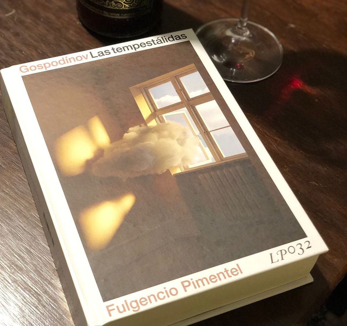 Absoluta distopia <a href="/drstefansk/">Stefan StefanovKiuri</a>
Mil gracias
ExLibris