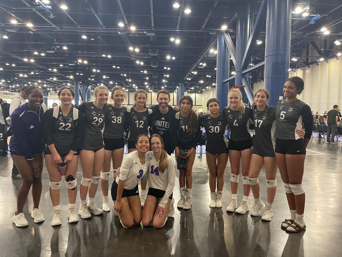 UnitedVba's tweet photo. Cross Court Classic 🤝 United VBA

We had a BLAST in Houston (here are some pics to prove it)!! Lots of great volleyball and fun. The training and growth continues on 🙌💜🏐👏 #unitedvba #unitedfamily #crosscourtclassic #GRIT #clubvball https://t.co/0pheRf4Phh